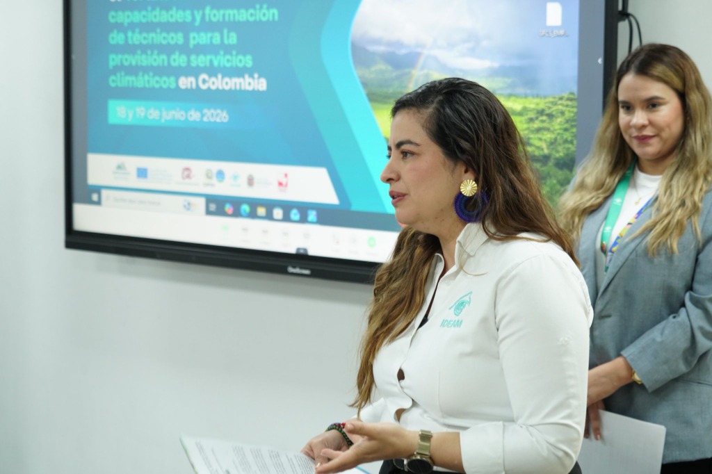 Ghisliane Echeverry, Director of IDEAM Colombia, presenting